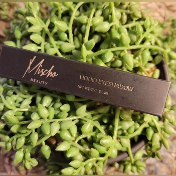 💵3/$20 Mischo Liquid Eyeshadow Light Pink - Picture 5 of 9